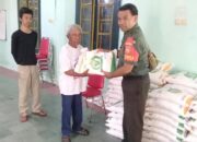 *Sukseskan Program Pemerintah, Babinsa Keprabon Bantu Pendistribusian Beras Kepada Warga Masyarakat Kurang Mampu*