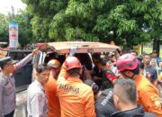 Gerak Cepat, Babinsa Karangasem Bantu Evakuasi Warga Yang Tersengat Listrik*