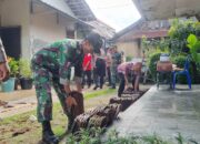 Respon Cepat..!! Kodim 0735/Surakarta Terjunkan Babinsanya Bantu Warga Terkena Dampak Angin Puting Beliung