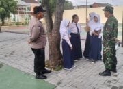 Bersama Bhabinkamtibmas,Babinsa Kepatihan Kulon Berikan Motivasi Dan Semangat Belajar Kepada Siswa-Siswi SMP*