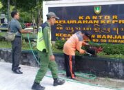 Sambut Bulan Suci Ramadhan, Babinsa Keprabon Bersama Tim Saberling Laksanakan Kerja Bakti Pembersihan Lingkungan