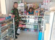 Yakinkan Kestabilan Harga Sembako,Babinsa Sumber Turun Langsung Cek di Toko-toko Kelontong