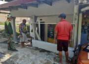 Anggota Koramil 04/Jebres Bersama Warga Terus Kebut Kerja Bhakti Rehab RTLH Milik Purnawirawan TNI AD