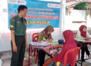 Babinsa Desa Meger Koramil Ceper Dampingi Kegiatan Posyandu Balita Dukuh Klampengan