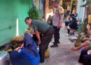 *Ada Maksud Apa Babinsa Jagalan Sambangi Dapur Warga..?? Ternyata Ini Jawabannya*