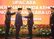 Menhan Prabowo Subianto Terima Penghargaan Tanda Kehormatan Bintang Bhayangkara Utama Polri