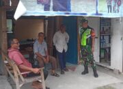 Menjalin Silaturahmi, Babinsa Posramil Siblah Krueng Komsos dengan Tokoh Masyarakat.