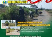 Warga Tambong Wetan Bersama Kodim Klaten Bersihkan Jalan TMMD Reg 121