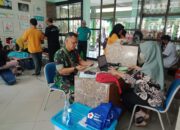 HUT ke-74 SMKN 08 Surakarta, Babinsa Kepatihan Wetan Berperan Aktif Dalam Kegiatan Donor Darah