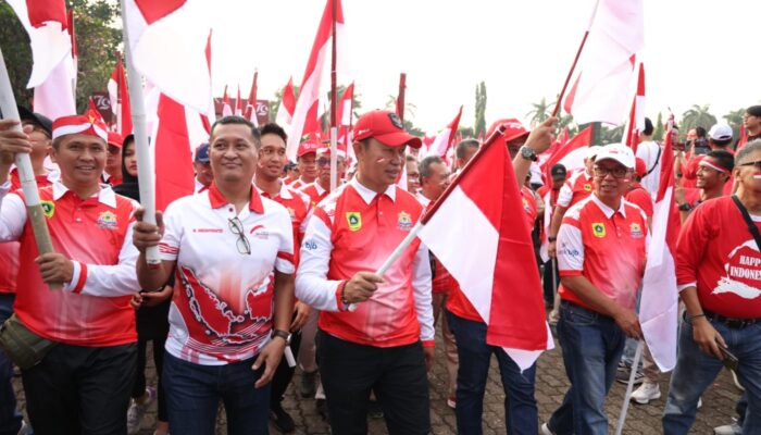 Semarak HUT ke-79 RI, Pj. Bupati Bogor Pimpin Langsung Ribuan Peserta Kirab Bendera Merah Putih