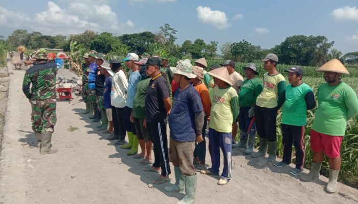 Karya Bakti Mandiri Klaten Bersiar (KBMKB) Desa Tulung Bangun Infrastruktur Untuk Pertanian