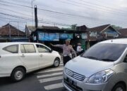 Anggota Wilayah Hukum Polsek Ciampea Giat Gatur Lalin Ciptakan Rasa Aman Bagi Pengguna Jalan Raya