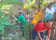 Kerja Bakti Bersama Masyarakat Sebagai Bentuk Peduli Babinsa Jebres Terhadap Lingkungan