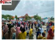 Diduga Banyak Terjadi Pungli, Warga Karang Dalam Sampang Geruduk Kantor Kelurahan