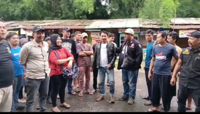Tolak Penggusuran, Puluhan Pedagang di Area RS PMI Bogor Gelar Aksi Demo Didampingi Ormas Gibas dan BPPKB 