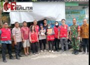 Gerak Cepat, Babinsa Sondakan Dampingi PMI Sambangi Warga Yang Terkena Musibah