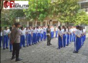 Tingkatkan Kemampuan Dan Kedisiplinan Siswa, Babinsa Tegalharjo Berikan Arahan Dan Pelatihan PBB di SMA WARGA