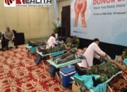 Peduli Kemanusiaan, Puluhan Anggota Kodim 0735/Surakarta Ikut Donor Darah di The Sunan Hotel