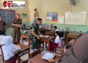 Sukseskan Program Pemerintah, Babinsa Kepatihan Wetan Bersama Pengawai Kejaksaan Negeri Surakarta Bantu Distribusi Makan Bergizi Gratis