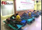 Peringati HUT Satpol PP Ke-75 Dan Satlinmas Ke-63 Kota Surakarta, Anggota Kodim 0735/Surakarta Ikuti Donor Darah