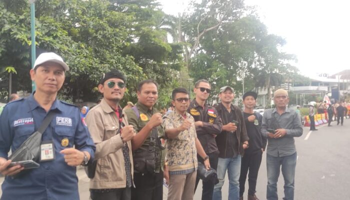 Pasca Dilantik Presiden, Ormas GIBAS Kota Bogor Turut Menyambut Walikota Bogor Dedi Rachim di Jalan Juanda