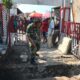 Gotong Royong Babinsa Purwodiningratan Bersama Warga Menyasar Pembersihan Parit, Ini Tujuannya