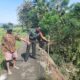 Babinsa Desa Balak Klaten Tinjau Jalan Longsor Penghubung Antar Dukuh