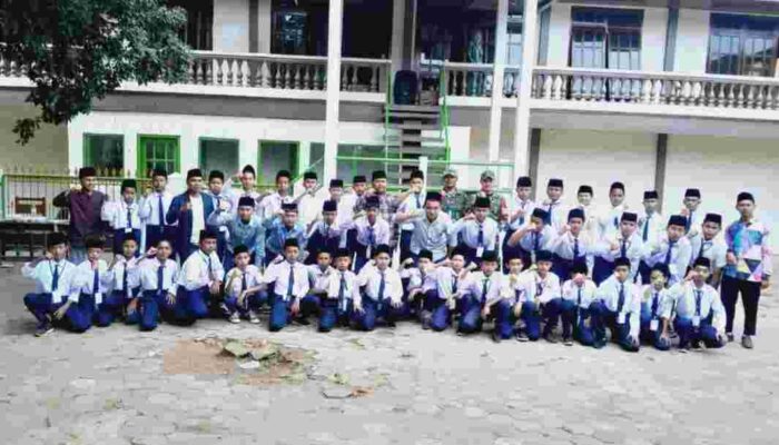MPLS SMP Al-Bakriyah Bertema “Membentuk Pelajar Santri Yang Tangguh, Mandiri dan Berdisiplin”