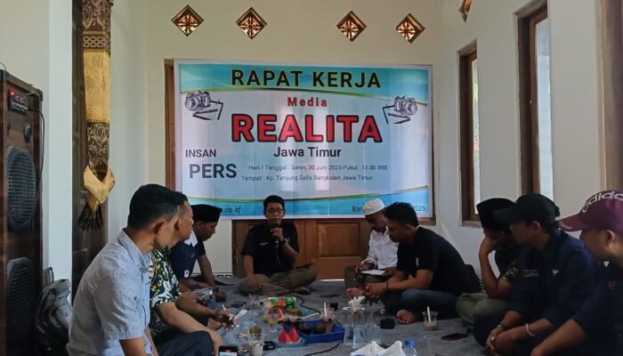 Membahas Ilmu Jurnalistik dan Kode Etik, Media Realita Jawa Timur Adakan Ngopi Bareng dan Raker 2025