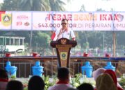 Mewakili Bupati Bogor, Wabup Ade Ruhandi Gaungkan Gemarikan dan Tebar Ribuan Benih Ikan di Situ Plaza Cibinong