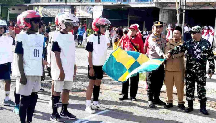Lomba Gerak Jalan Umum di Kecamatan Blega Berlangsung Meriah