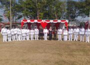 Seluruh Kades dan Wakil Ketua DPRD di Kecamatan Gempol Ikuti Upacara HUT RI 80 di Lapangan Mlaten.
