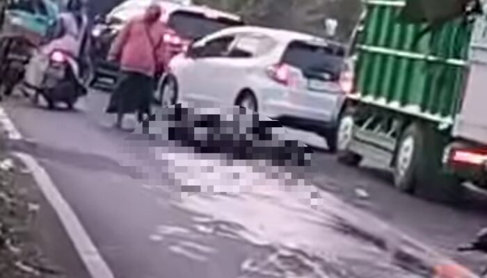 Jalan Raya Paterongan Galis Kembali Terjadi Kecelakaan Akibat Tetesan Air Garam, Warga Mulai Geram