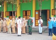 Perkuat Karakter Bangsa, Babinsa Kodim Klaten Jadi Pembina Upacara SMP Negeri 2 Manisrenggo