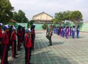 Babinsa Koramil 19/Trucuk Berikan Pelatihan PBB Dan Wawasan Kebangsaan Siswa SMPN 2 Trucuk Klaten
