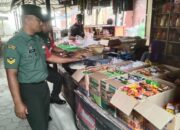 Sambangi Pasar Taji Klaten, Babinsa Koramil Prambanan Cek Harga Sembako
