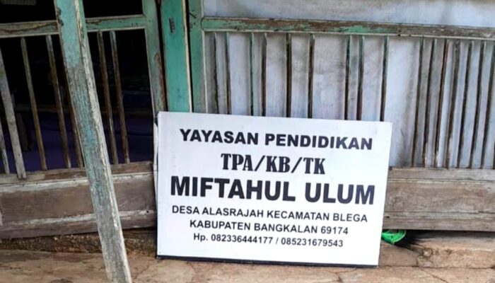 Gedung Yayasan Pendidikan TPA/KB/ TK Miftahul Ulum Alasrajah Memprihatinkan