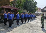 Tingkatkan Kedisiplinan Dan Kesiapan, Babinsa Berikan Pelatihan Baris Berbaris Kepada Satlinmas