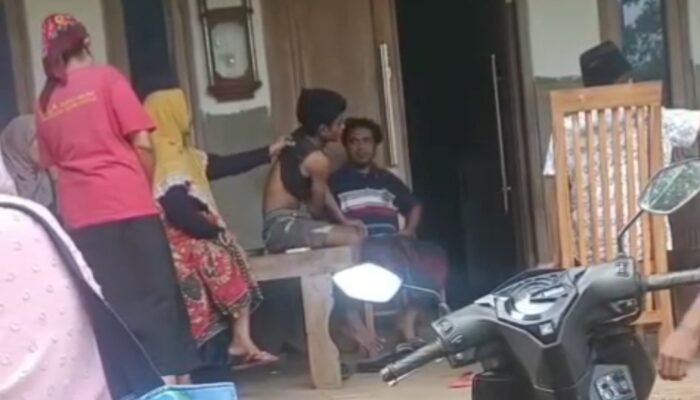 Viral Video Pemuda Memperlihatkan Luka Sabetan, Diduga Korban Upaya Pembegalan di Dekat Kantor Polsek Galis