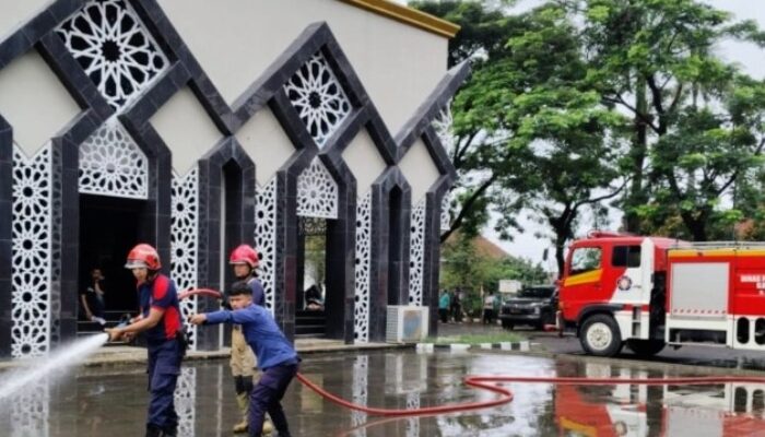 Damkar Kabupaten Bogor Gelar Aksi Bersih-Bersih Jelang Penutupan Akhir Tahun