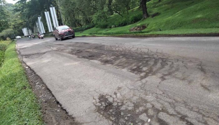 Jalan Raya Sentul City Rusak Parah, Ancam Keselamatan Pengguna Jalan: Siapa yang Bertanggung Jawab?