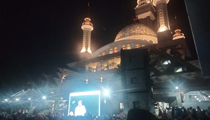 Tabligh Akbar Ustadz Abdul Somad di Masjid Nurul Wathon Pakansari, Tekankan Kepemimpinan Harus Berlandaskan Agama