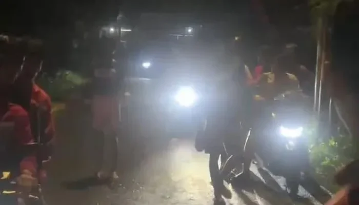 Mencekam! Dini Hari Menjelang Sahur, Pengendara Motor di Bangkalan Diserang Gerombolan Bersenjata Saat Menepi