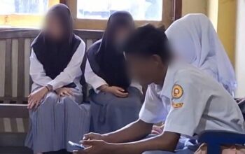 Bolos Sekolah! Sepasang Pelajar Ditemukan Berpacaran di Pantai Gladak Lanjang, Bangkalan