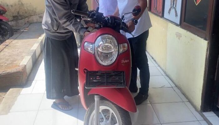 Motor Dicuri Saat Tertidur di Depan Warung – Polisi Ungkap Kasus, Dua Tersangka Diringkus Bareng Alat Pencurian!