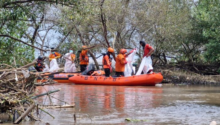 Tim Gabungan Basarnas, Berhasil Evakuasi Mayat Mr.X
