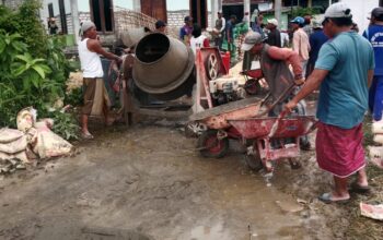 Semangat Gotong Royong Warga Pekalongan Laok Membangun Infrastruktur Secara Swadaya.