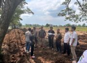 Di Duga Belum Kantongi Izin,Komisi III DPRD Minta Pengurugan Lahan Sawah Di Desa Mendalan Di Hentikan Sementara
