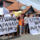 Geram Jadi Langganan Banjir Bertahun-Tahun, Warga Kejapanan Demo Di Jalan Nasional