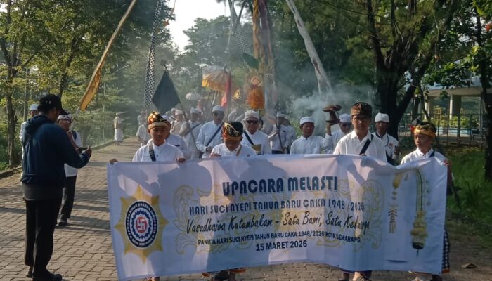 Hadiri Undangan MLKI dan PHDI Kota Semarang, Masyarakat Budaya Tergabung di Mataram Agung Mengikuti Upacara Melasti di Pantai Marina